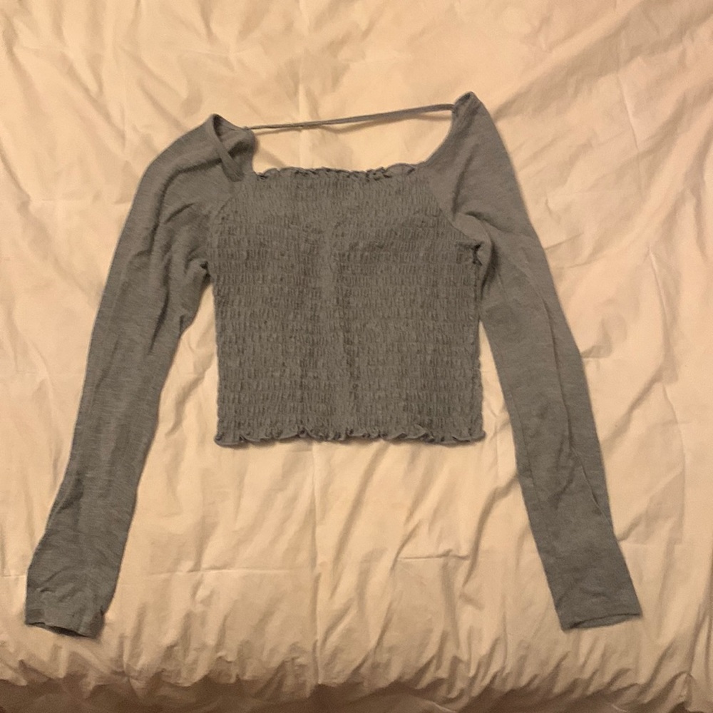 grey scrunched up long sleeve crop top, size medium